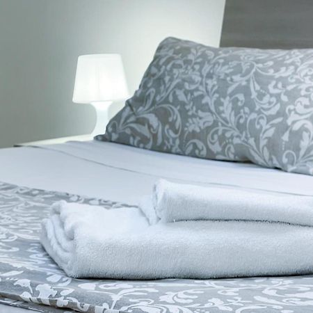 Conte Durini Apartments & Rooms Arcore Bagian luar foto