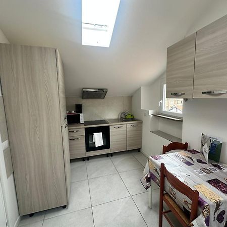 Conte Durini Apartments & Rooms Arcore Bagian luar foto